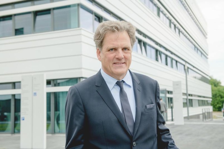 Klaus Gerwert ist Gründungsdirektor des Zentrums für Proteindiagnostik der...