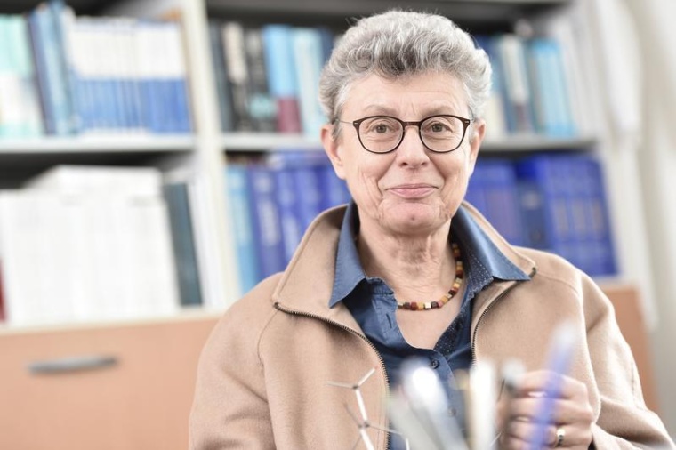 Prof. Dr. Ulrike Holzgrabe, Foto: Daniel Peter / Universität Würzburg