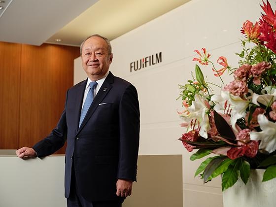 Teiichi Goto, Präsident und CEO, stellvertretender Direktor der Fujifilm...