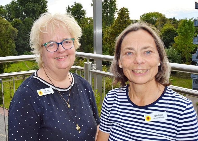 Ute Nebel und Petra Müller aus dem Stationären Hospiz am St....