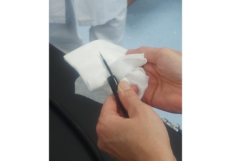 Geräte-Einweisung durch Chefarzt Dr. Carsten Triller, Foto: Krankenhaus...