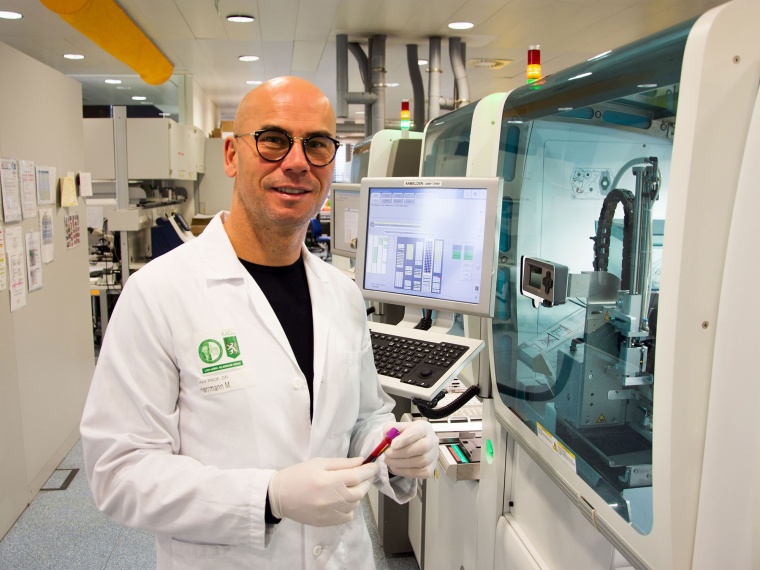 Prof. Markus Herrmann im Labor Foto: Med Uni Graz