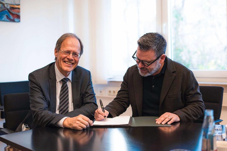 (v. l.) Prof. Wolfgang Holzgreve, Ärztlicher Direktor und...