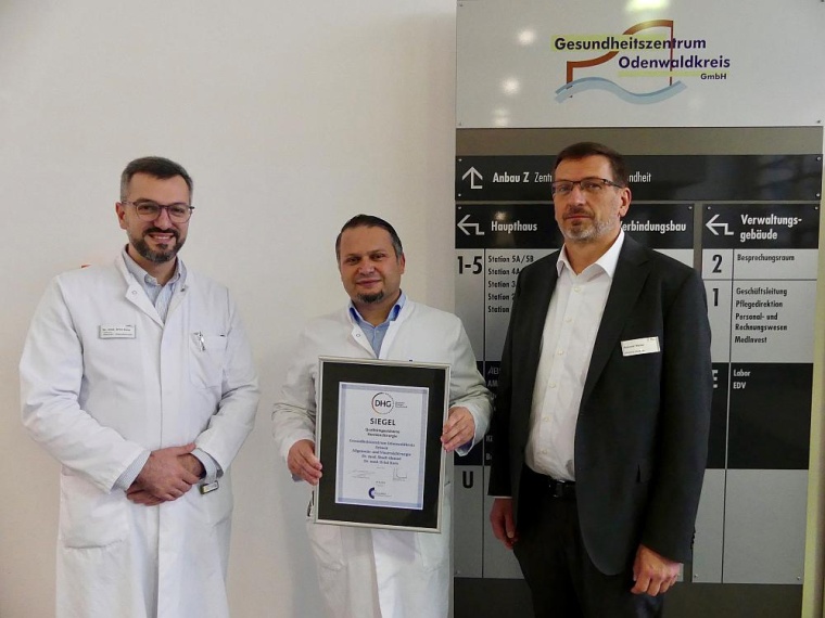 Über die Auszeichnung der Hernienchirurgie am Erbacher Kreiskrankenhaus freuen...