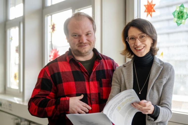 Verian Bader und Konstanze Winklhofer (rechts) sind der Entstehung...