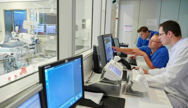 Herzkatheterlabor im Herz- und Diabeteszentrum NRW (HDZ NRW), Bad Oeynhausen,...