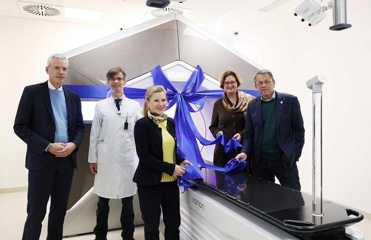 Eröffnung der KI-gestützten Hightech-Bestrahlung: Prof. Kreis, Prof. Zips,...