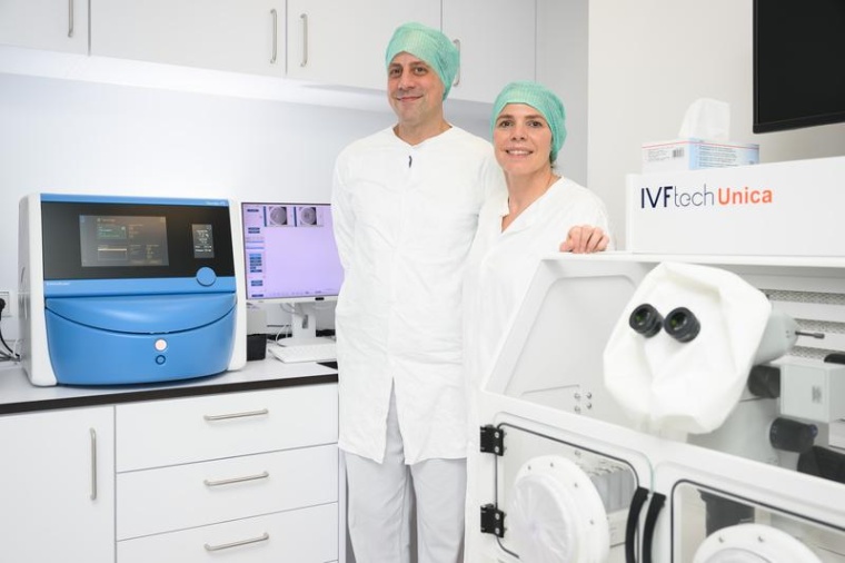 Oberarzt Dr. Michael Schwab, Ärztlicher Leiter des UKW-Kinderwunschzentrums...