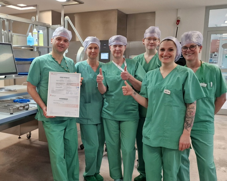 Stefan Oertelt, Leiter der Zentralsterilisation Weißenfels und sein Team...