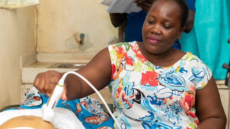 Untersuchung einer Schwangeren mit Philips Lumify, Foto: Philips