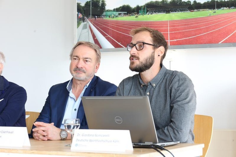 Dr. Giordano Scinicarelli bei der Vorstellung der Studie, Foto: Deutsche...