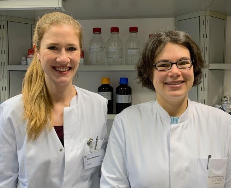 Luise Appeltshauser (links) mit ihrer Arbeitsgruppenleiterin Kathrin Doppler im...