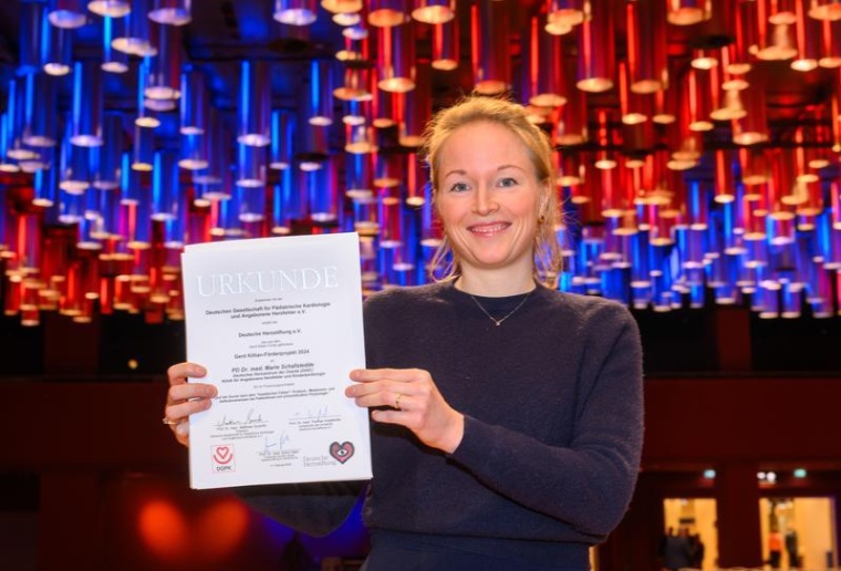 PD Dr. Marie Schafstedde, Deutsches Herzzentrum der Charité (DHZC), mit der...