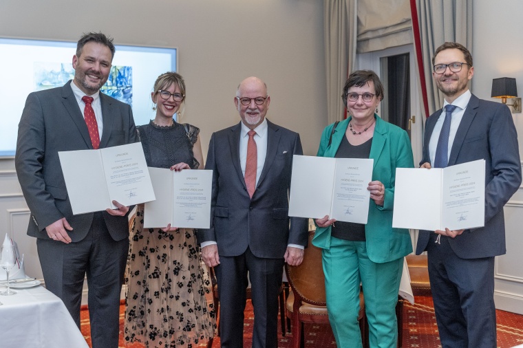 Preisträger - v.l.n.r. Priv.-Doz. Dr. Tilman E. Klassert, Dr. Cristina...