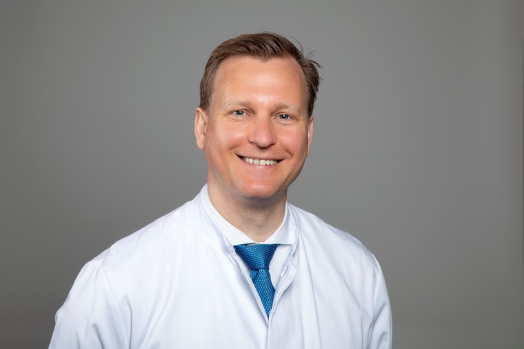 Prof. Dr. Peter Lüdike ist neuer Chefarzt der Klinik für Innere Medizin /...