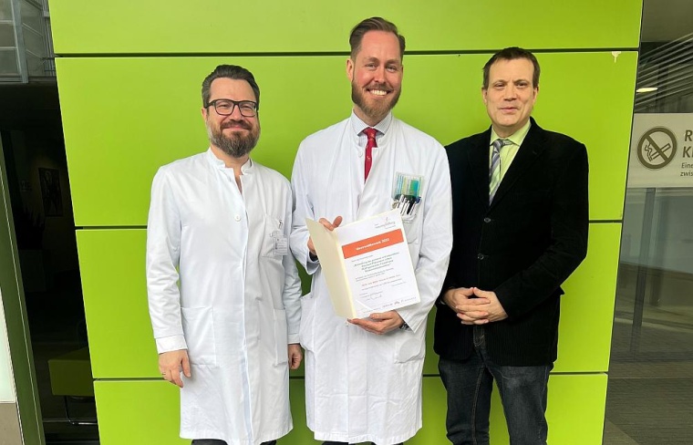 (v.l.n.r.) Prof. Dr. med. Jaroslaw Maciaczyk, Leiter der Sektion...