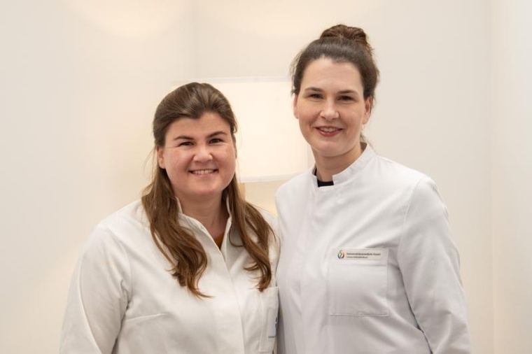 Dr. Anna Wrobeln (links) und PD Dr. Freya Dröge (rechts), Foto: Claudia Wacker