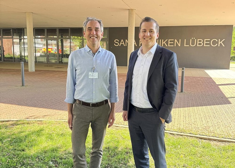 Dr. Christian Frank, Geschäftsführer an den Sana Kliniken Lübeck, heißt den...