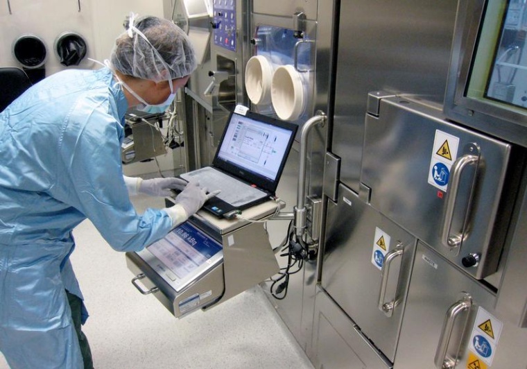 Die Zubereitung des Radiopharmakons im Radiopharmazeutischen Labor der...