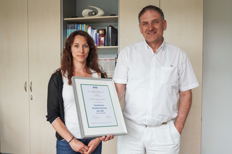 Über die Auszeichnung als exzellentes Studienzentrum freuen sich Eva Junk,...