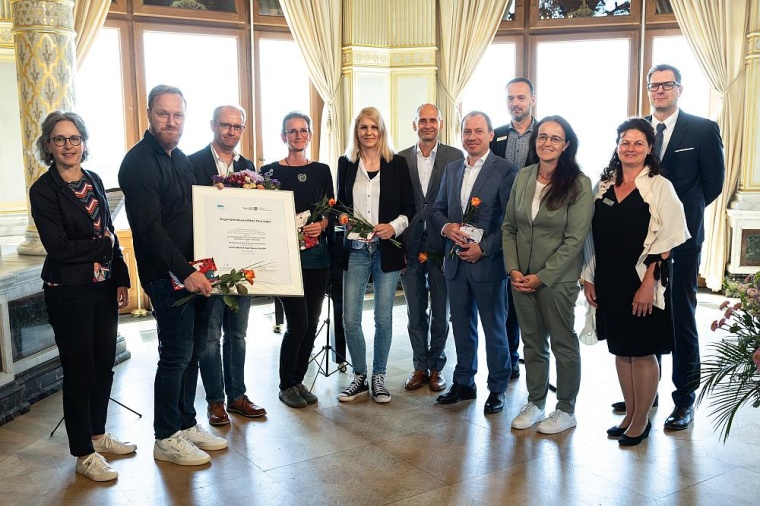 Der Transplantationsbeauftragte der Zentralklinik, Dr. Jan Köditz (2.v.l.)...