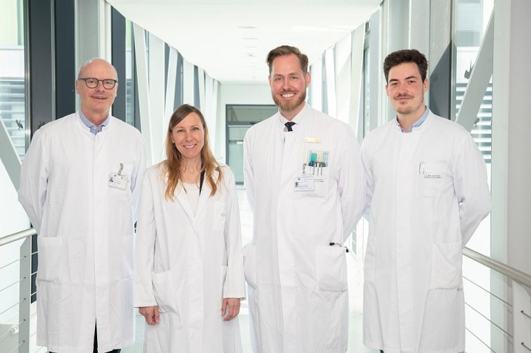 (v.l.) Prof. Dr.med. Markus Nöthen, Leiter des Instituts für Humangenetik des...