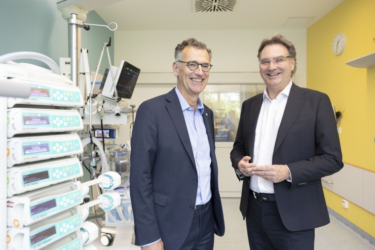 Prof. Achim Jockwig, Vorstandsvorsitzender Klinikum Nürnberg, und Michael...