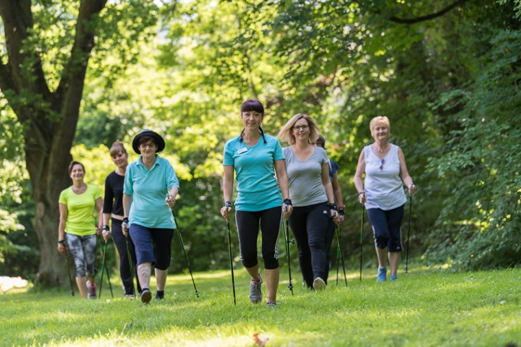 Bewegungstherapien werden in Hitzeperioden in die kühleren Morgenstunden...
