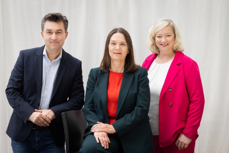 Foto:KlinikumEvB 2024

v.l.n.r: Tomislav Gmajnic, Dr. med. Karin Hochbaum, ...