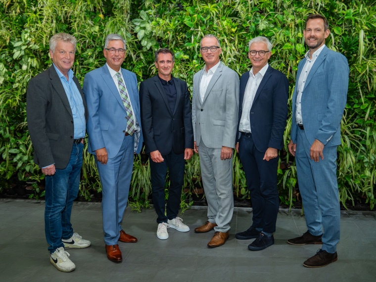 (v.l.n.r.): Oberbürgermeister Jürgen Kessing, Landrat Dietmar Allgaier, Axel...