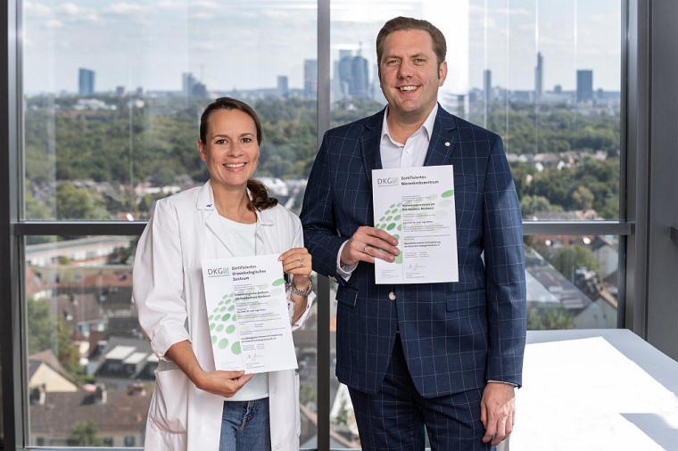 Prof. Dr. med, Inga Peters und Manuel Zelle, Geschäftsführer der Krankenhaus...