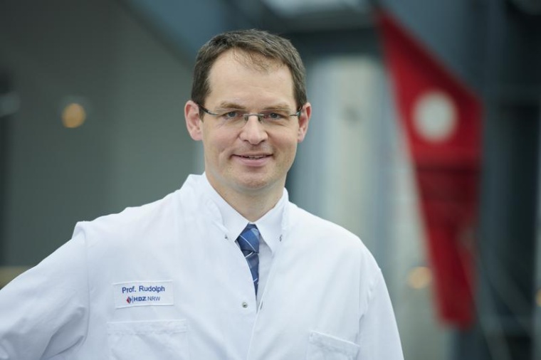 Prof. Dr. Volker Rudolph leitet die Klinik für Allgemeine und lnterventionelle...