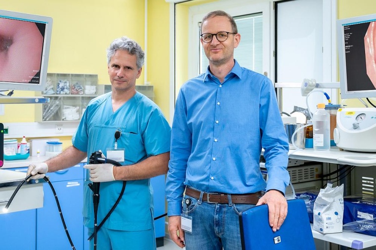 Neuer Gastroenterologe im Team der Pädiatrie II: Dr. Marko Reitmann (li.) mit...
