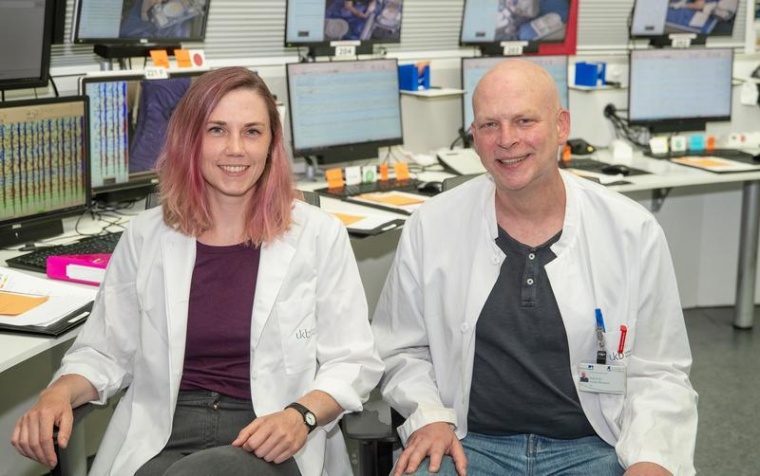 Konzeptneurone sind Bausteine der Erinnerung: (v. li) Sina Mackay und Prof....