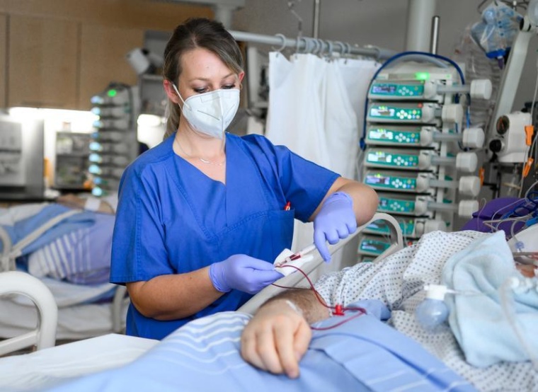 Durch vielfältige Veranstaltungen und Öffentlichkeitsarbeit versucht die DGAI...