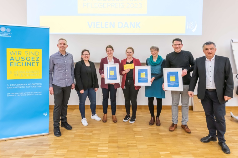 Über Platz eins beim Heidelberger Pflegepreis 2024 freuten sich Esma Burak und...