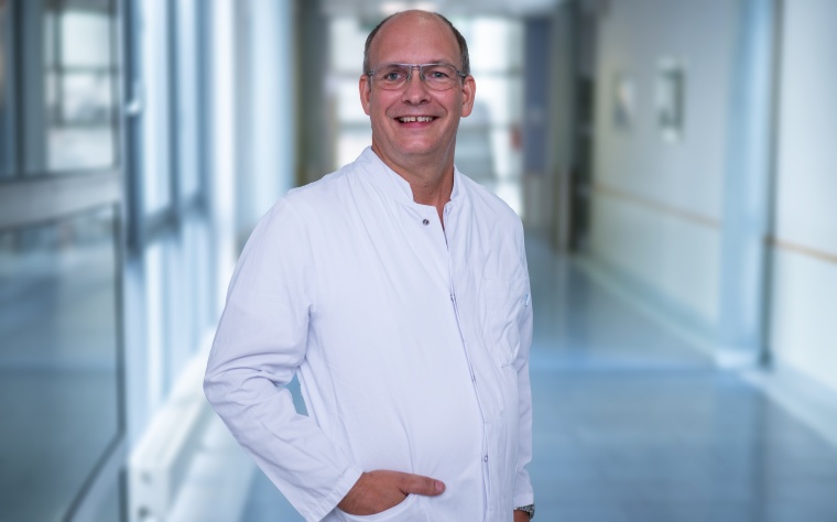Prof. Jan Schmitt. Foto: DGD Diakonie-Krankenhaus Wehrda