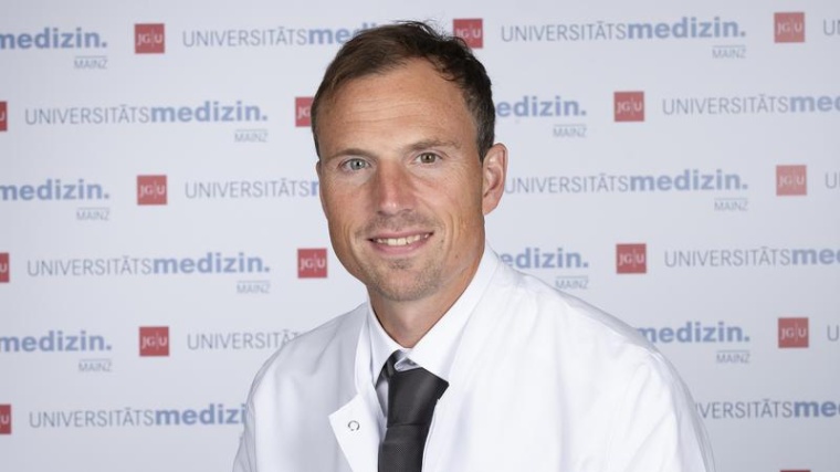 Jonas Tesarz wird neuer Direktor und W3-Professor an der Klinik und Poliklinik...