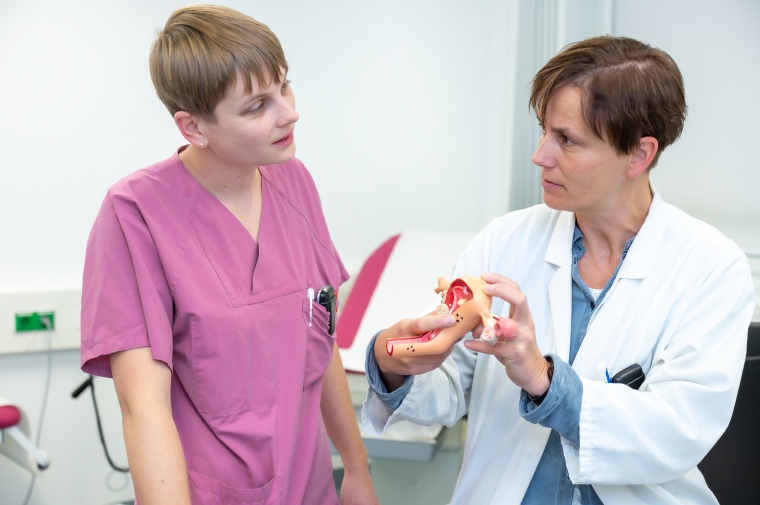 Dr. Carolin Zappe und Dr. Nancy Papendick (v.l.) leiten die...