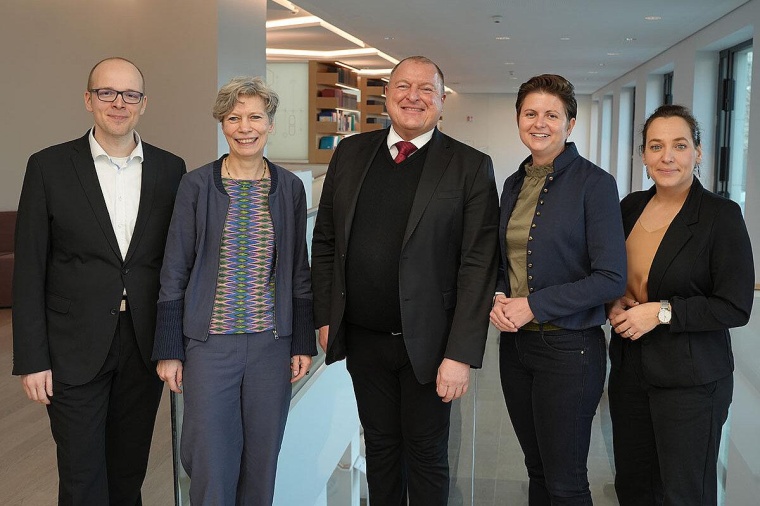 Dr. Hannes Müller, Dr. Maike Fedders, Dr. Armin Hoffmann, Franziska Scharpf,...