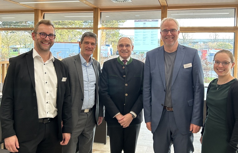 DLZ-Leiter Bernhard Weishaupt (von links), der stellvertretende...