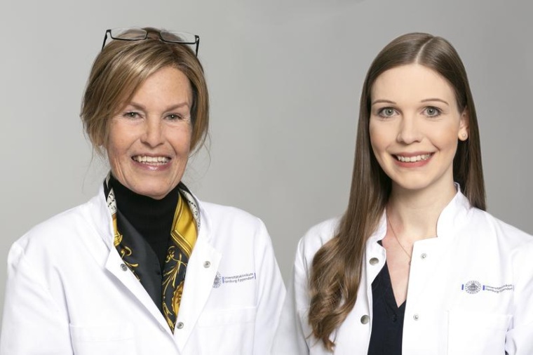 Prof. Dr. Ulrike Ravens-Sieberer und Dr. Anne Kaman, Leiterinnen der...