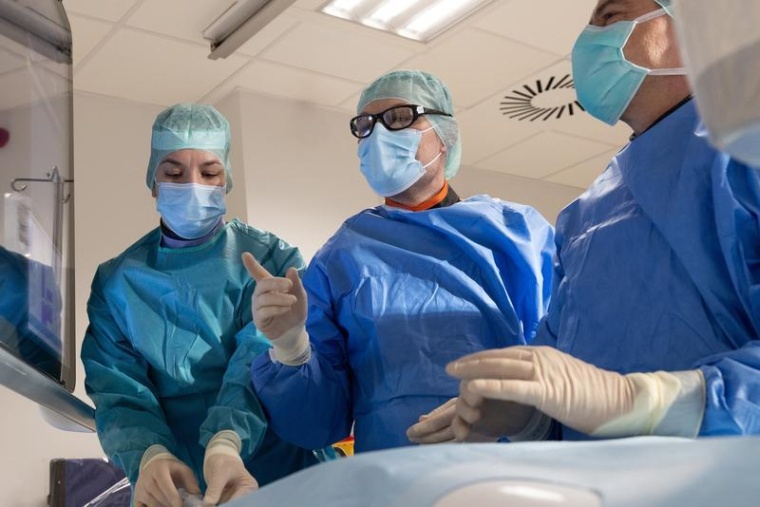Spezialist*innen der interventionellen Radiologie des Universitätsklinikums...