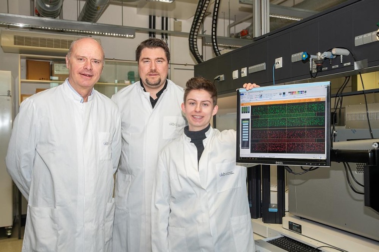 (v. l.): Die Bonner Forschenden Prof. Markus Nöthen, Prof. Andreas Forstner...