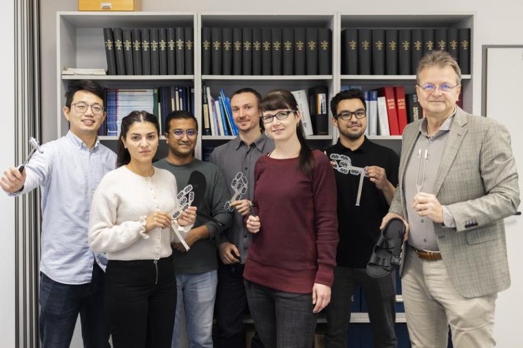 Das Magdeburger Forschungsteam um Studienleiter Prof. Dr. med. Peter Mertens...