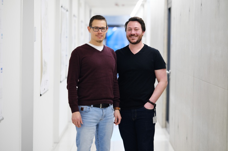 Dr. Jörg Haupenthal (links) und Dr. Alexander Kiefer Foto: Universität des...
