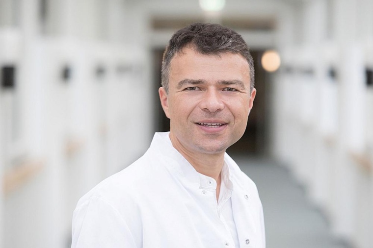 Dr. Ekkehard Eigendorf, Chefarzt der Klinik für Internistische Onkologie,...