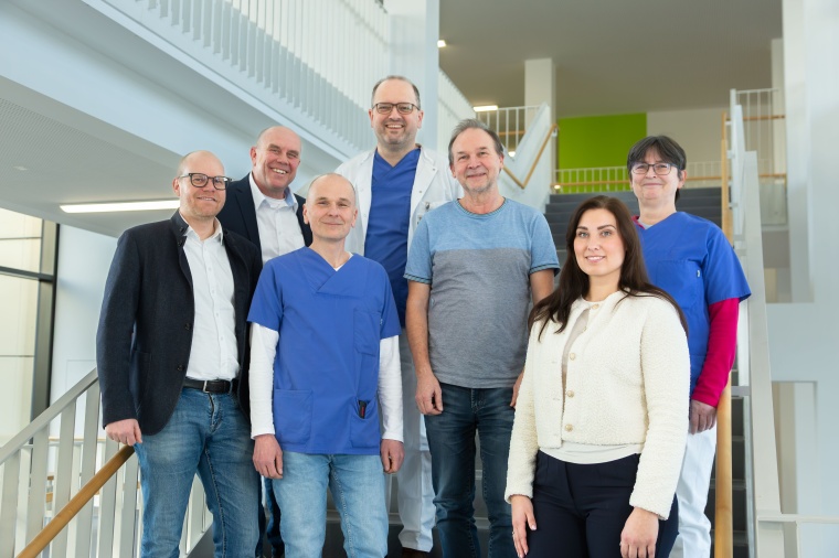 (v.l.n.r.): Felix Stiller (Vertriebsleiter AÄA), Michael Jung (Gebietsleiter...