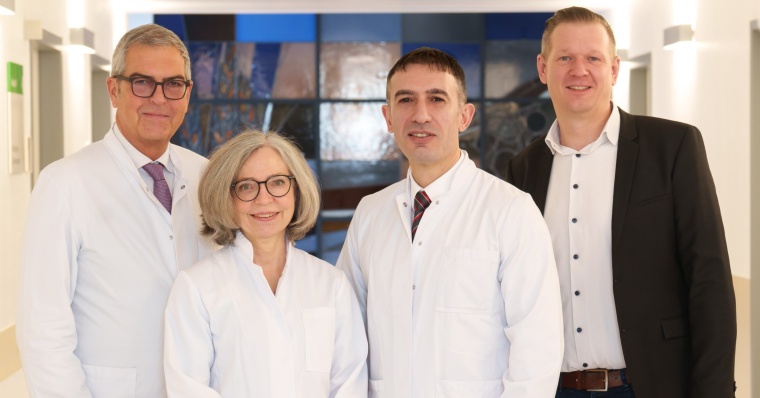 Der neue Chefarzt Dr. Ufuk Sentürk (2.v.r.) leitet gemeinsam mit Chefärztin...