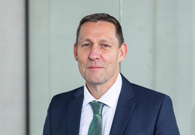 Dr. Keller verantwortet die strategische und operative Steuerung des Einkaufs...